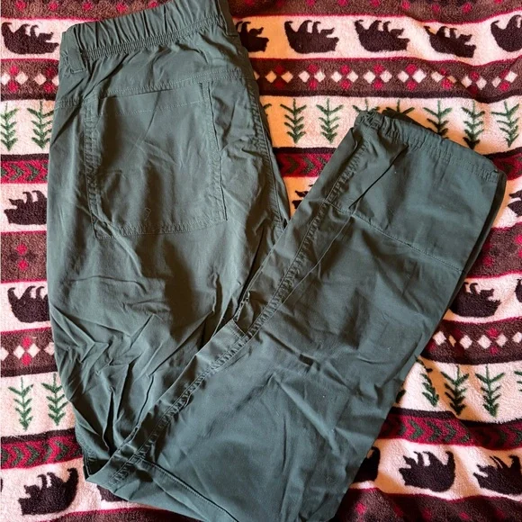 REI Dark Green Women's Cargo Travel Pants - Picture 2 of 8